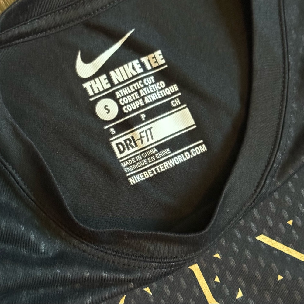 Nike Tee - Picture 5 of 6